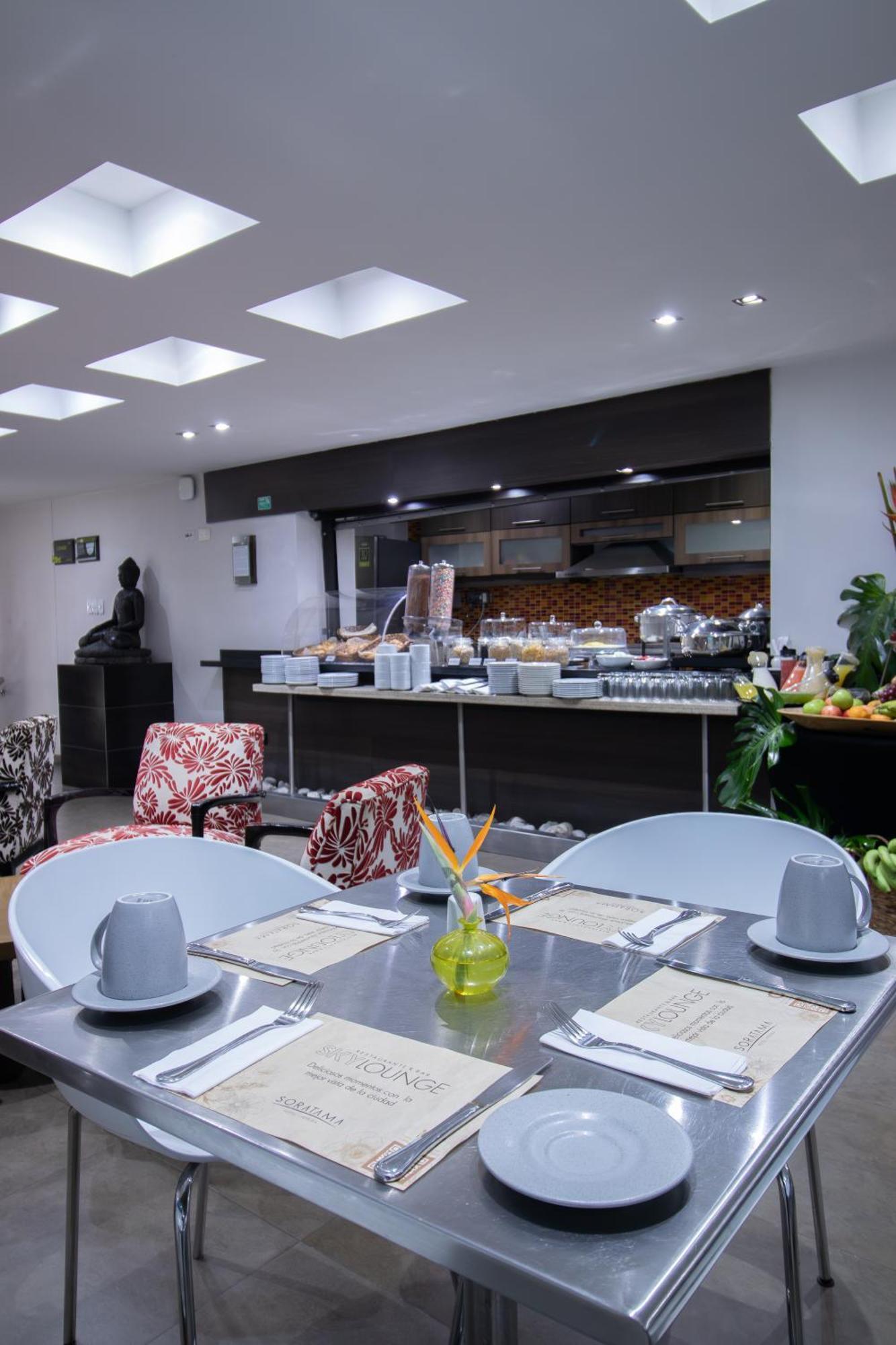 San Simon Hotel Pereira By Soratama Buitenkant foto The restaurant